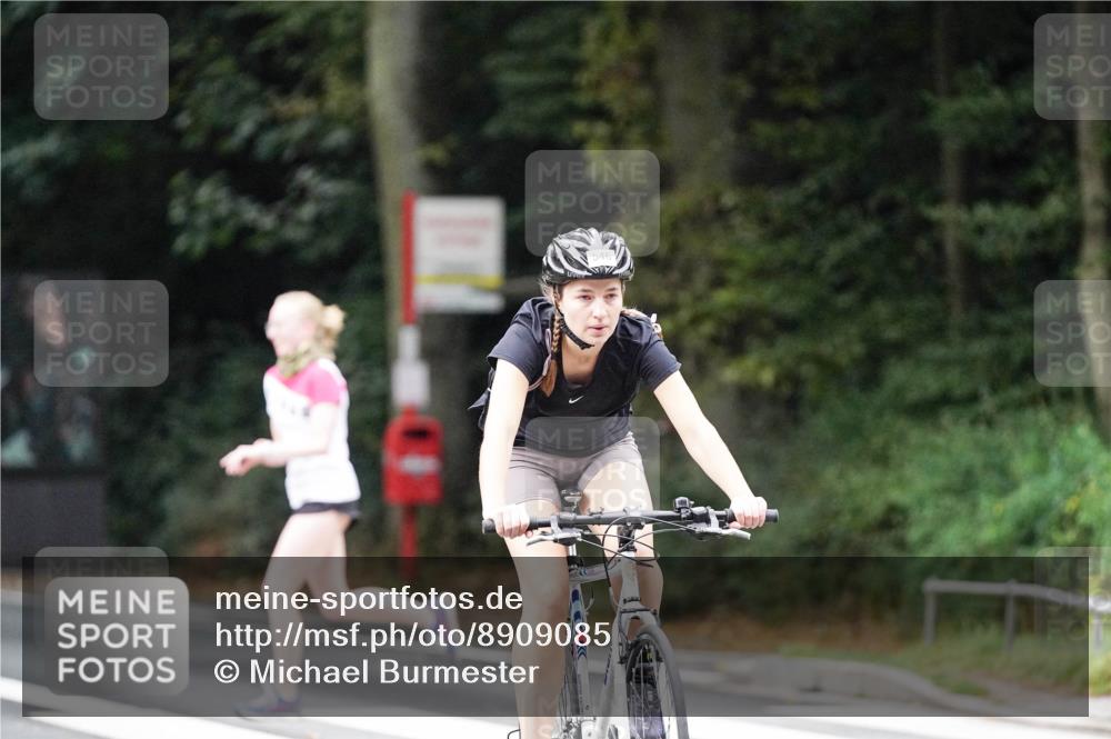 14.09.2025 - Stadtparktriathlon Michael Burmester http://msf.ph/oto/8909085 14.09.2025 09:55:32 Radfahren 450, 546, 557 meine-sportfotos.de