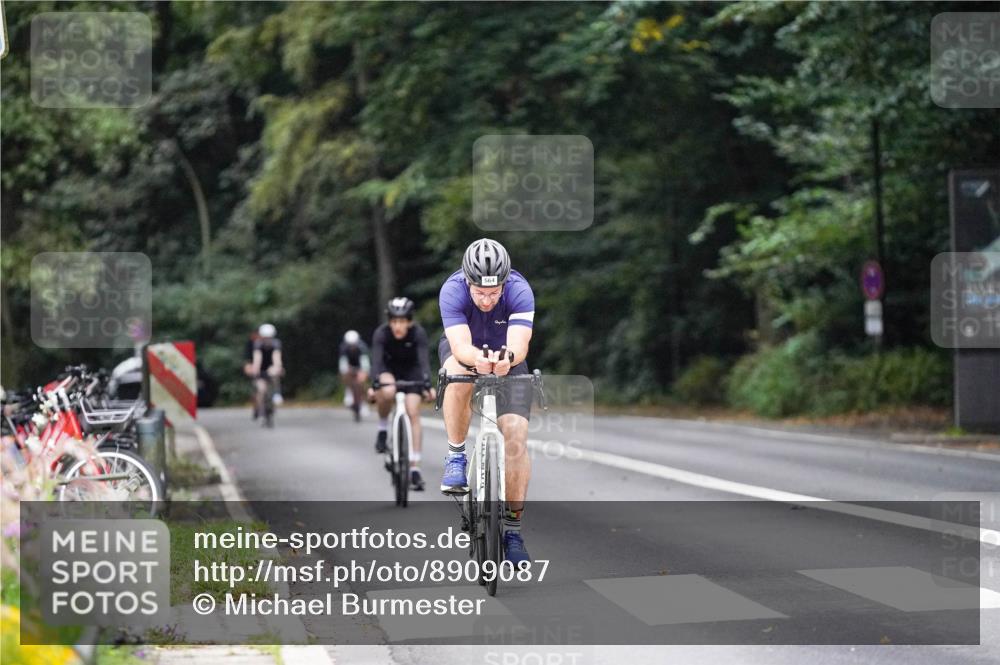 14.09.2025 - Stadtparktriathlon Michael Burmester http://msf.ph/oto/8909087 14.09.2025 09:55:40 Radfahren 564, 589 meine-sportfotos.de