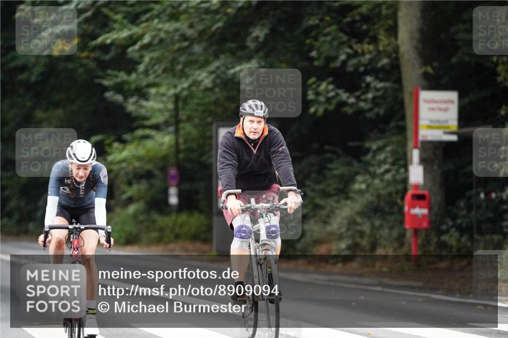 14.09.2025 - Stadtparktriathlon Michael Burmester http://msf.ph/oto/8909094 14.09.2025 09:55:50 Radfahren 526, 539, 589, 611 meine-sportfotos.de