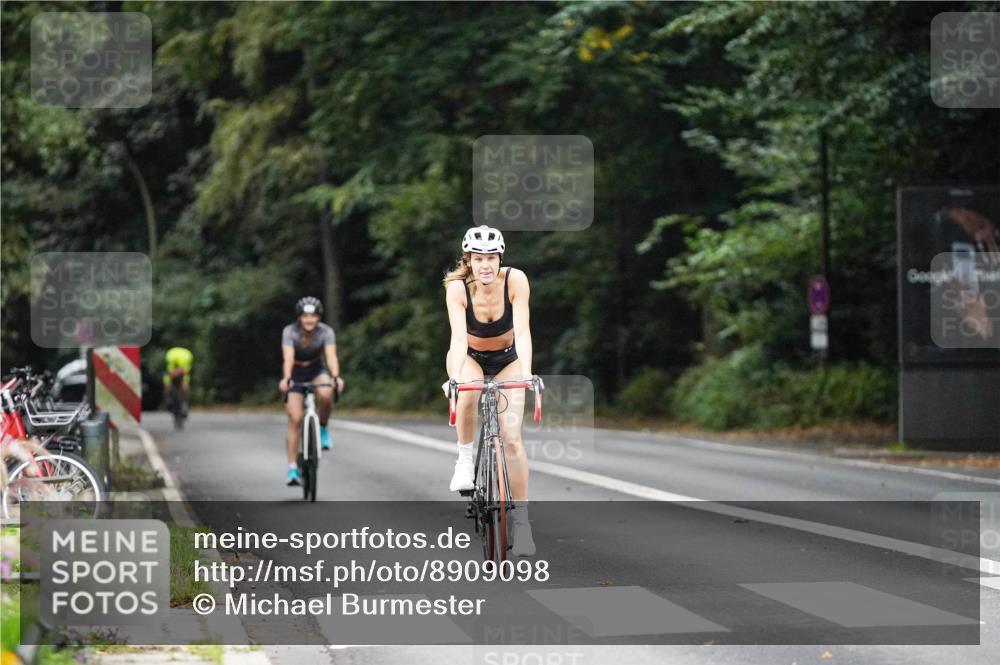 14.09.2025 - Stadtparktriathlon Michael Burmester http://msf.ph/oto/8909098 14.09.2025 09:56:03 Radfahren 521, 522 meine-sportfotos.de