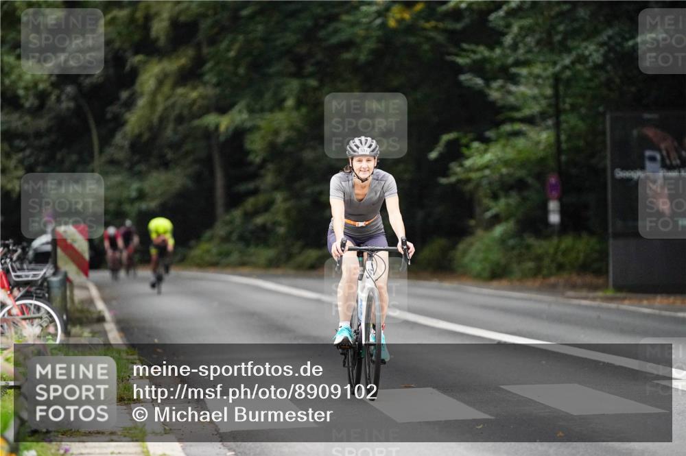 14.09.2025 - Stadtparktriathlon Michael Burmester http://msf.ph/oto/8909102 14.09.2025 09:56:06 Radfahren 521, 522, 593 meine-sportfotos.de