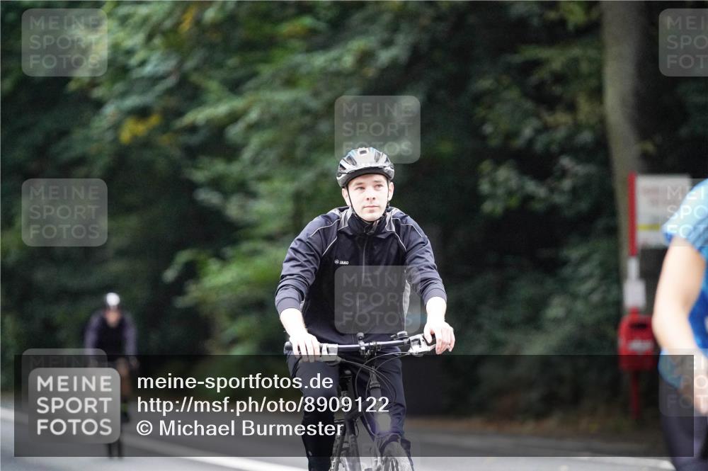14.09.2025 - Stadtparktriathlon Michael Burmester http://msf.ph/oto/8909122 14.09.2025 09:56:41 Radfahren 440, 517, 535, 553, 619 meine-sportfotos.de