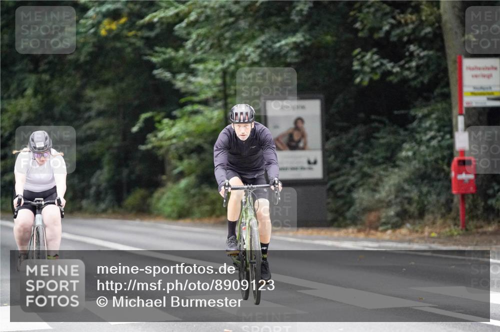 14.09.2025 - Stadtparktriathlon Michael Burmester http://msf.ph/oto/8909123 14.09.2025 09:56:43 Radfahren 440, 517, 535, 553, 619 meine-sportfotos.de