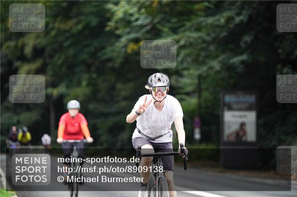 14.09.2025 - Stadtparktriathlon Michael Burmester http://msf.ph/oto/8909138 14.09.2025 09:57:10 Radfahren 542, 586, 588, 605 meine-sportfotos.de