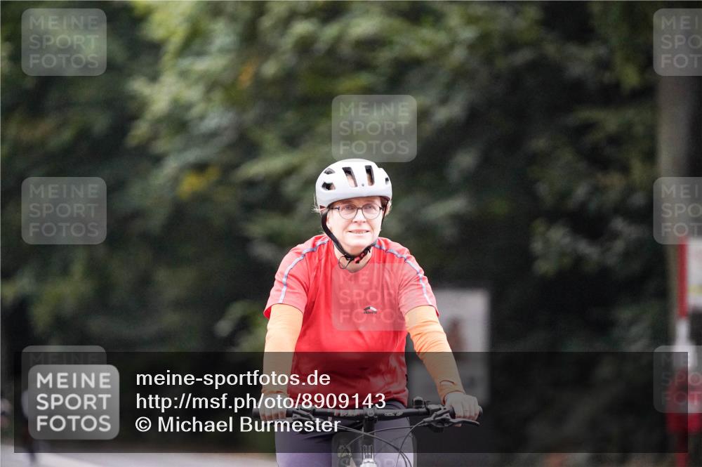 14.09.2025 - Stadtparktriathlon Michael Burmester http://msf.ph/oto/8909143 14.09.2025 09:57:13 Radfahren 542, 562, 586, 588, 594, 597, 605 meine-sportfotos.de