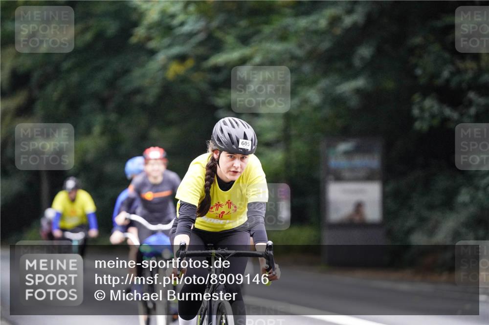 14.09.2025 - Stadtparktriathlon Michael Burmester http://msf.ph/oto/8909146 14.09.2025 09:57:17 Radfahren 446, 542, 562, 588, 594, 597, 605 meine-sportfotos.de