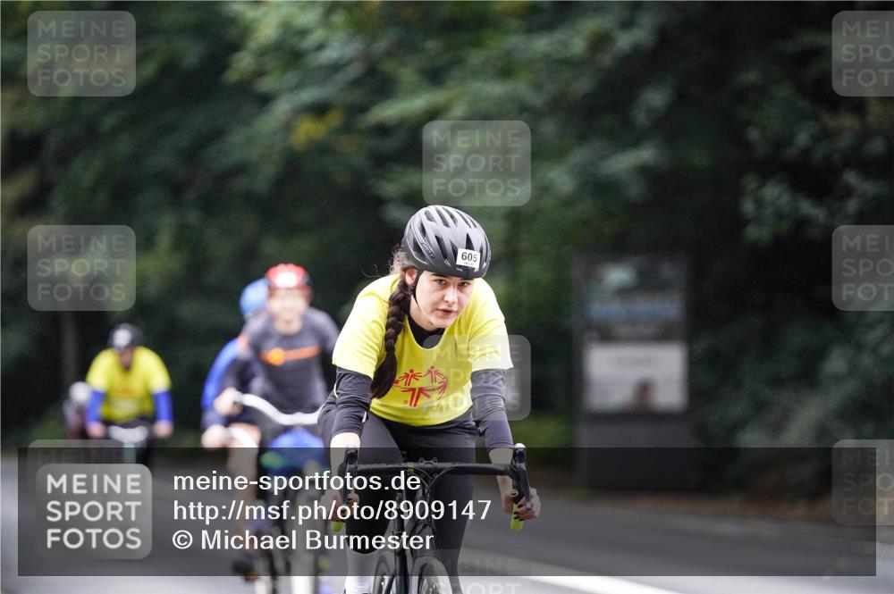14.09.2025 - Stadtparktriathlon Michael Burmester http://msf.ph/oto/8909147 14.09.2025 09:57:17 Radfahren 446, 542, 562, 588, 594, 597, 605 meine-sportfotos.de