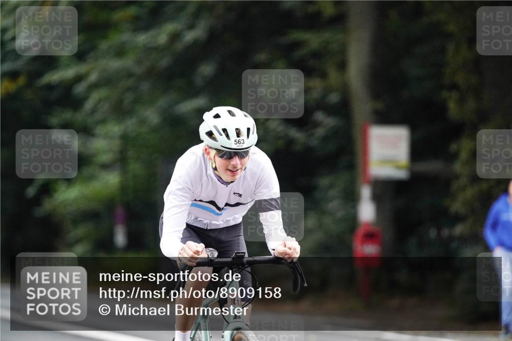 14.09.2025 - Stadtparktriathlon Michael Burmester http://msf.ph/oto/8909158 14.09.2025 09:58:01 Radfahren 513, 547, 563 meine-sportfotos.de