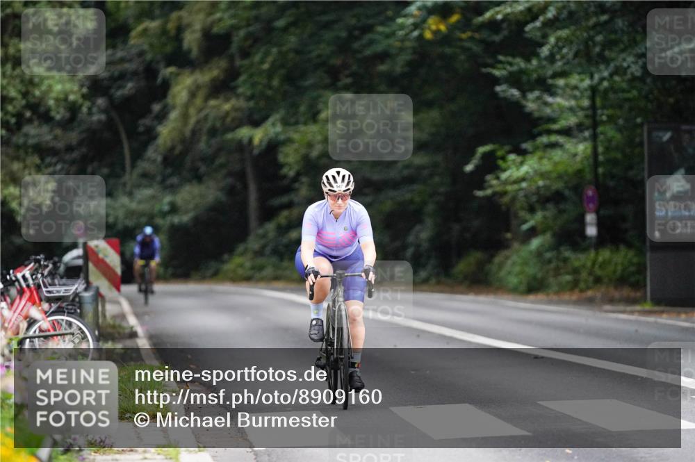 14.09.2025 - Stadtparktriathlon Michael Burmester http://msf.ph/oto/8909160 14.09.2025 09:58:04 Radfahren 547, 563 meine-sportfotos.de