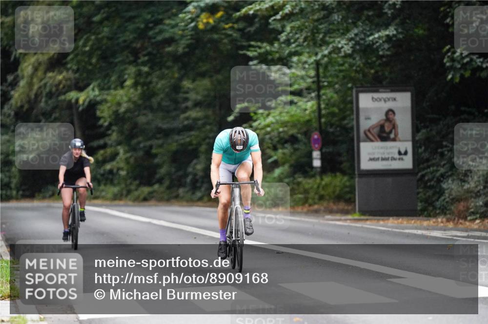14.09.2025 - Stadtparktriathlon Michael Burmester http://msf.ph/oto/8909168 14.09.2025 09:58:38 Radfahren 545, 574 meine-sportfotos.de
