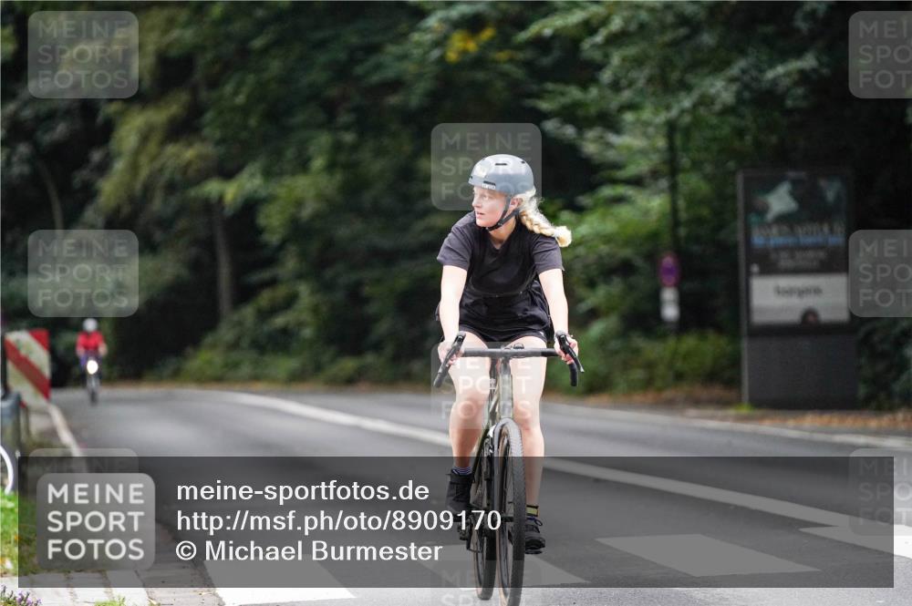 14.09.2025 - Stadtparktriathlon Michael Burmester http://msf.ph/oto/8909170 14.09.2025 09:58:41 Radfahren 545, 574 meine-sportfotos.de