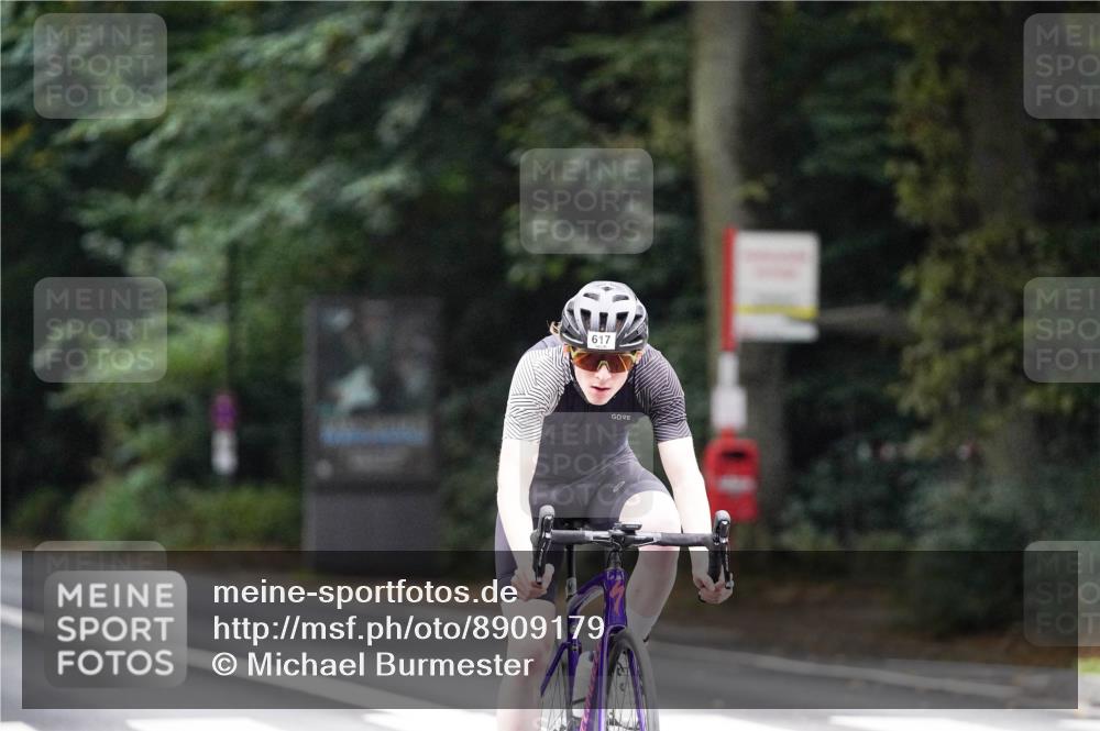 14.09.2025 - Stadtparktriathlon Michael Burmester http://msf.ph/oto/8909179 14.09.2025 09:59:00 Radfahren 537, 599, 604, 617 meine-sportfotos.de
