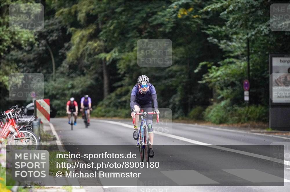14.09.2025 - Stadtparktriathlon Michael Burmester http://msf.ph/oto/8909180 14.09.2025 09:59:02 Radfahren 465, 537, 570, 599, 604, 617 meine-sportfotos.de