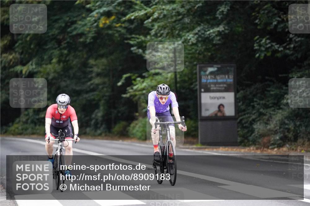 14.09.2025 - Stadtparktriathlon Michael Burmester http://msf.ph/oto/8909183 14.09.2025 09:59:08 Radfahren 465, 537, 570 meine-sportfotos.de