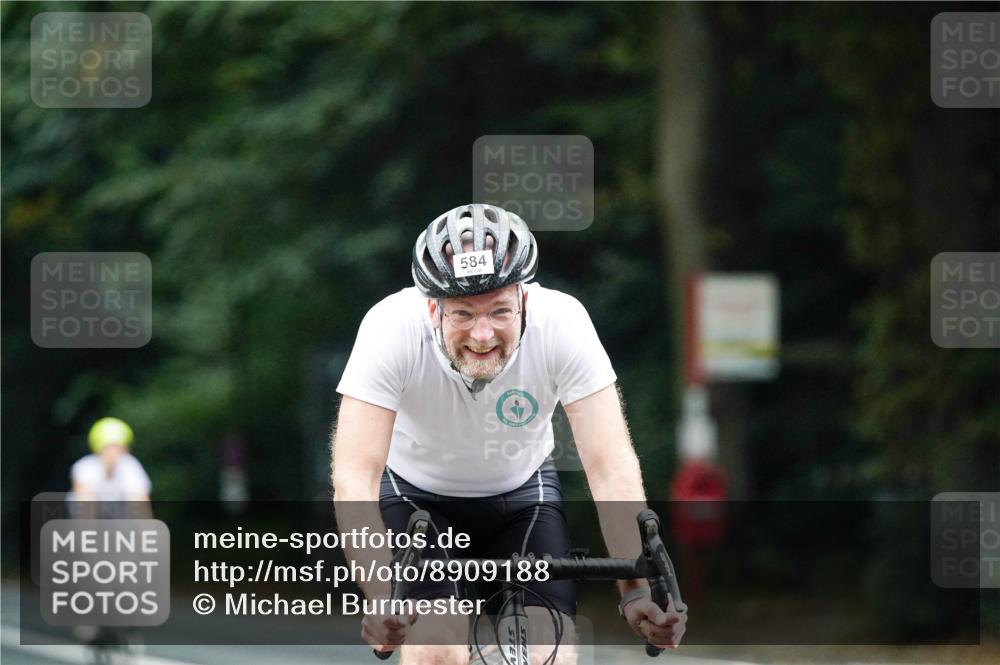 14.09.2025 - Stadtparktriathlon Michael Burmester http://msf.ph/oto/8909188 14.09.2025 09:59:27 Radfahren 558, 580, 584 meine-sportfotos.de