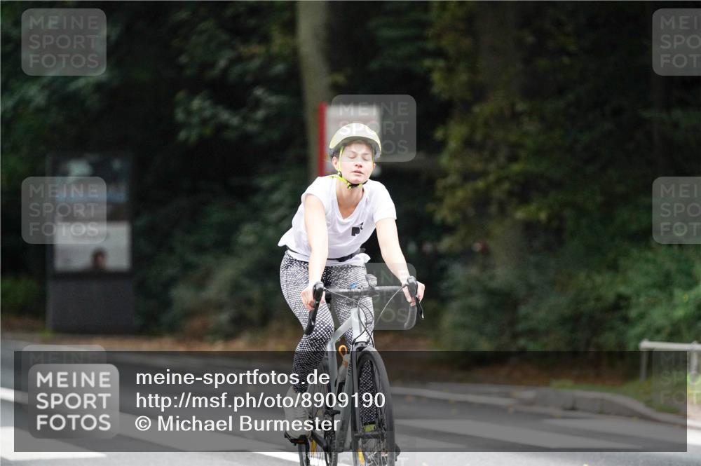 14.09.2025 - Stadtparktriathlon Michael Burmester http://msf.ph/oto/8909190 14.09.2025 09:59:29 Radfahren 558, 580, 584 meine-sportfotos.de