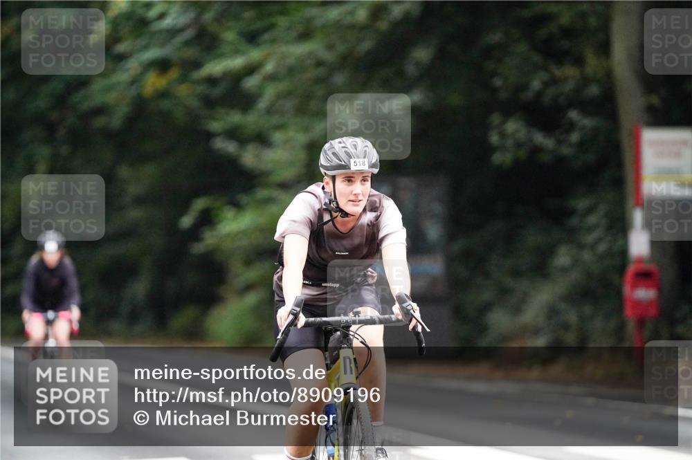 14.09.2025 - Stadtparktriathlon Michael Burmester http://msf.ph/oto/8909196 14.09.2025 09:59:38 Radfahren 518, 541, 558 meine-sportfotos.de