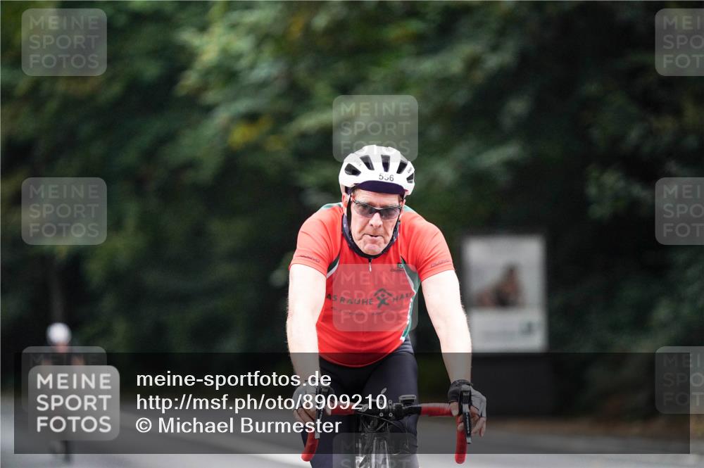 14.09.2025 - Stadtparktriathlon Michael Burmester http://msf.ph/oto/8909210 14.09.2025 10:00:30 Radfahren 524, 556, 581 meine-sportfotos.de