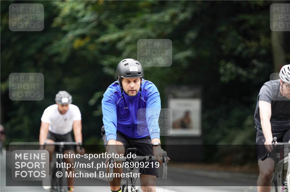 14.09.2025 - Stadtparktriathlon Michael Burmester http://msf.ph/oto/8909219 14.09.2025 10:00:53 Radfahren 512, 548, 576, 583, 618 meine-sportfotos.de