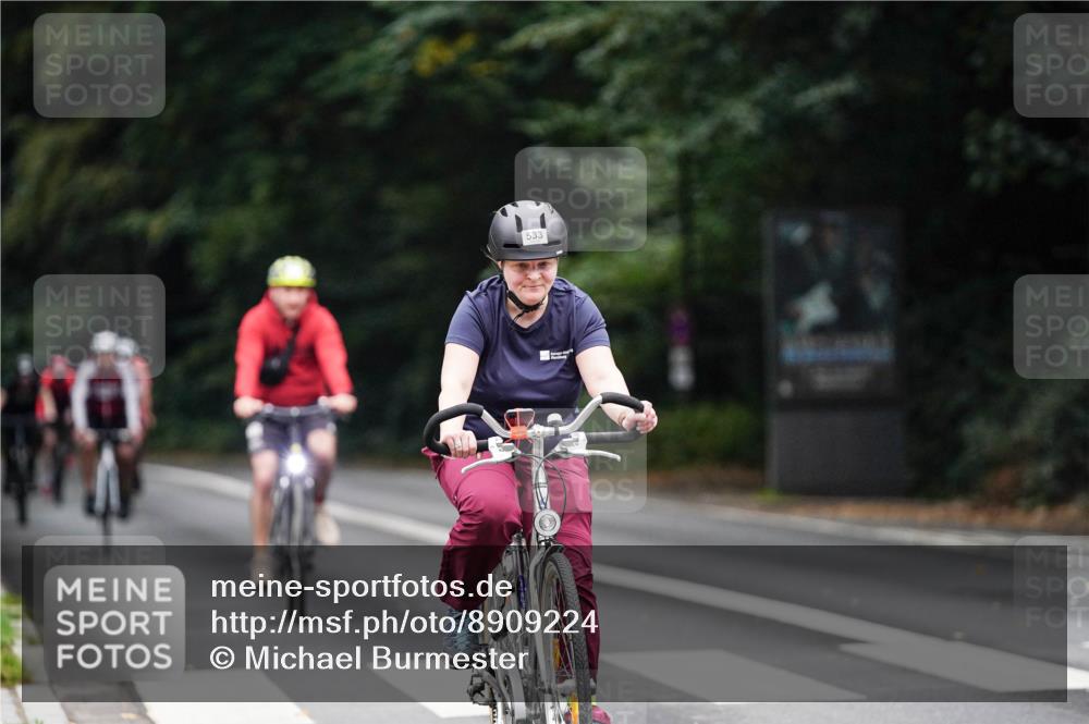 14.09.2025 - Stadtparktriathlon Michael Burmester http://msf.ph/oto/8909224 14.09.2025 10:01:01 Radfahren 533, 548, 550, 606, 614, 616, 620 meine-sportfotos.de
