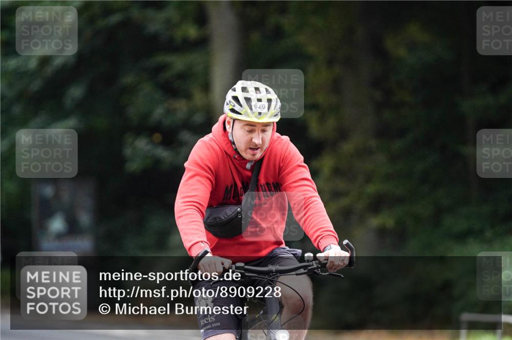 14.09.2025 - Stadtparktriathlon Michael Burmester http://msf.ph/oto/8909228 14.09.2025 10:01:05 Radfahren 528, 533, 548, 550, 606, 614, 616, 620 meine-sportfotos.de