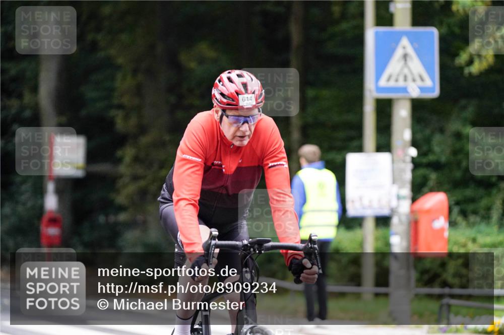 14.09.2025 - Stadtparktriathlon Michael Burmester http://msf.ph/oto/8909234 14.09.2025 10:01:09 Radfahren 528, 550, 575, 606, 614, 616, 620 meine-sportfotos.de