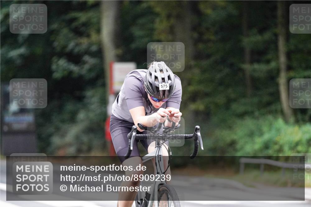 14.09.2025 - Stadtparktriathlon Michael Burmester http://msf.ph/oto/8909239 14.09.2025 10:01:17 Radfahren 575, 585, 587, 607 meine-sportfotos.de