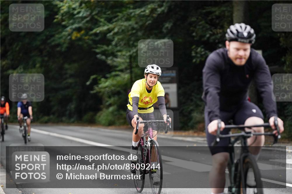 14.09.2025 - Stadtparktriathlon Michael Burmester http://msf.ph/oto/8909244 14.09.2025 10:01:20 Radfahren 554, 575, 585, 587, 607, 609 meine-sportfotos.de