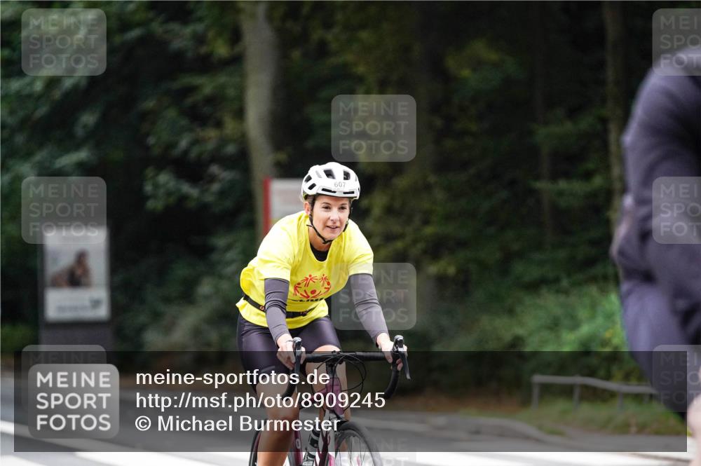 14.09.2025 - Stadtparktriathlon Michael Burmester http://msf.ph/oto/8909245 14.09.2025 10:01:21 Radfahren 554, 575, 585, 587, 607, 609 meine-sportfotos.de