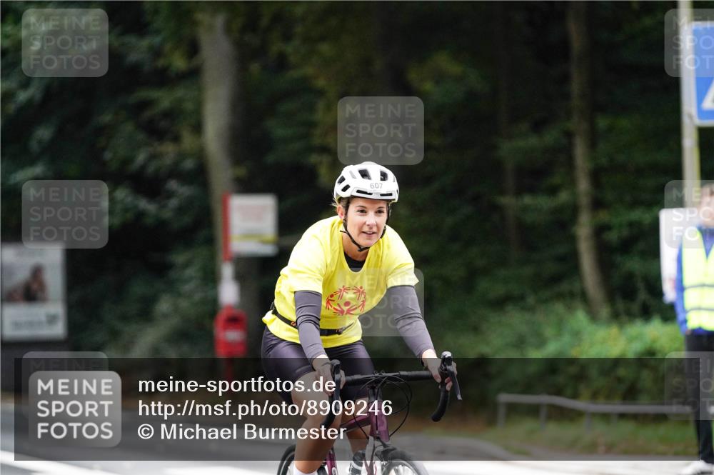 14.09.2025 - Stadtparktriathlon Michael Burmester http://msf.ph/oto/8909246 14.09.2025 10:01:21 Radfahren 554, 575, 585, 587, 607, 609 meine-sportfotos.de
