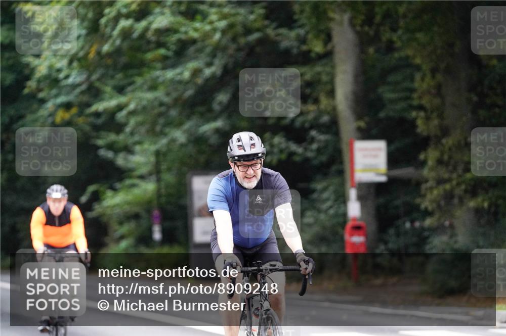 14.09.2025 - Stadtparktriathlon Michael Burmester http://msf.ph/oto/8909248 14.09.2025 10:01:24 Radfahren 554, 585, 587, 607, 609 meine-sportfotos.de