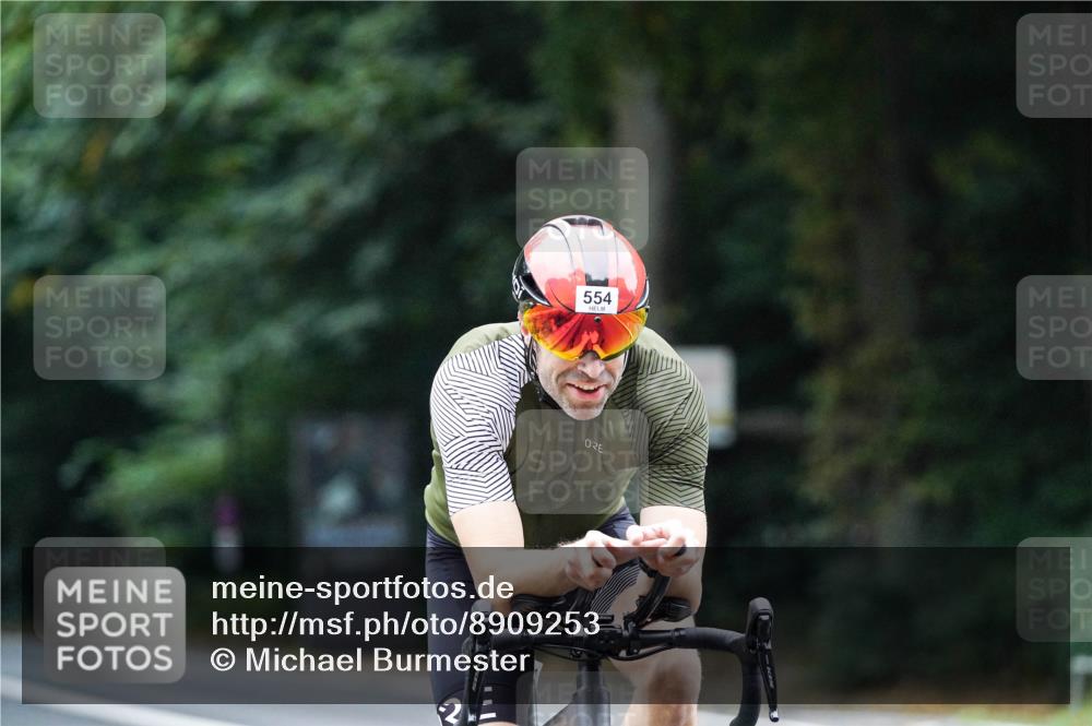 14.09.2025 - Stadtparktriathlon Michael Burmester http://msf.ph/oto/8909253 14.09.2025 10:01:29 Radfahren 554, 587, 609 meine-sportfotos.de