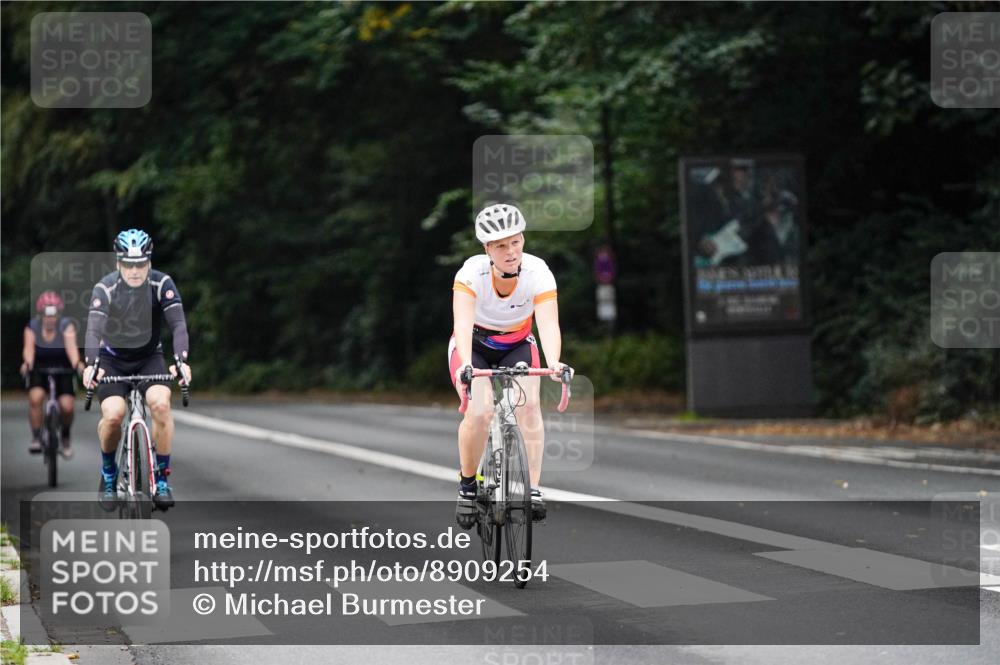 14.09.2025 - Stadtparktriathlon Michael Burmester http://msf.ph/oto/8909254 14.09.2025 10:01:46 Radfahren 523, 577, 596 meine-sportfotos.de