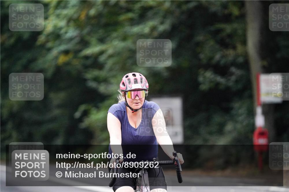 14.09.2025 - Stadtparktriathlon Michael Burmester http://msf.ph/oto/8909262 14.09.2025 10:01:52 Radfahren 523, 577, 596 meine-sportfotos.de
