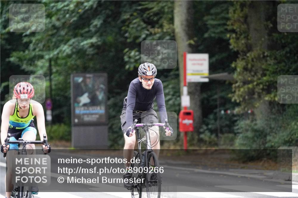 14.09.2025 - Stadtparktriathlon Michael Burmester http://msf.ph/oto/8909266 14.09.2025 10:02:01 Radfahren 544, 595, 660 meine-sportfotos.de