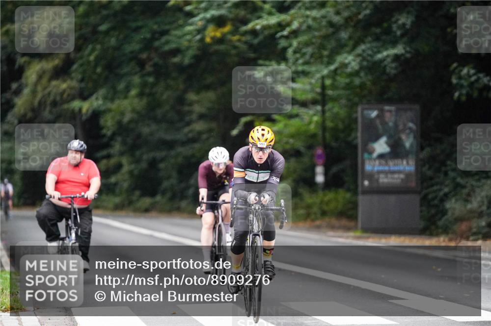 14.09.2025 - Stadtparktriathlon Michael Burmester http://msf.ph/oto/8909276 14.09.2025 10:02:12 Radfahren 525, 529, 551 meine-sportfotos.de