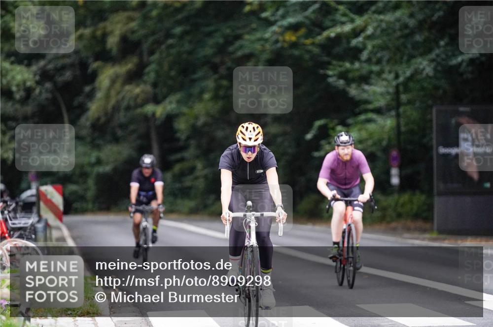 14.09.2025 - Stadtparktriathlon Michael Burmester http://msf.ph/oto/8909298 14.09.2025 10:03:00 Radfahren 530, 565, 615 meine-sportfotos.de
