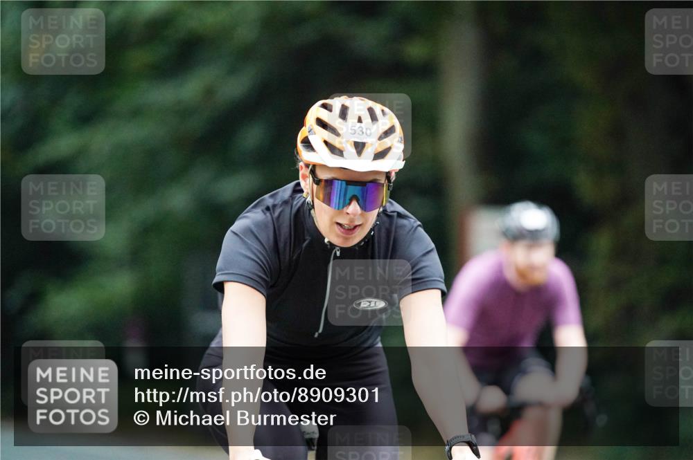 14.09.2025 - Stadtparktriathlon Michael Burmester http://msf.ph/oto/8909301 14.09.2025 10:03:02 Radfahren 530, 565, 615 meine-sportfotos.de