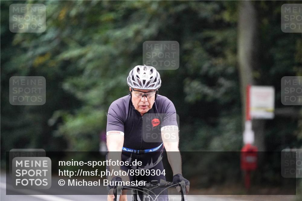 14.09.2025 - Stadtparktriathlon Michael Burmester http://msf.ph/oto/8909304 14.09.2025 10:03:04 Radfahren 530, 565, 615 meine-sportfotos.de