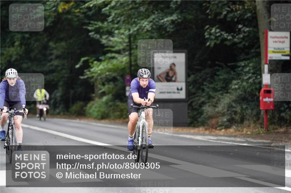 14.09.2025 - Stadtparktriathlon Michael Burmester http://msf.ph/oto/8909305 14.09.2025 10:03:13 Radfahren 532, 564, 597 meine-sportfotos.de