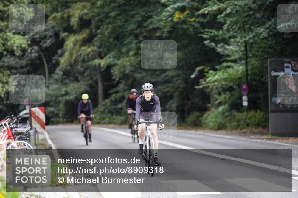 14.09.2025 - Stadtparktriathlon Michael Burmester http://msf.ph/oto/8909318 14.09.2025 10:03:32 Radfahren 534, 589, 592, 611 meine-sportfotos.de
