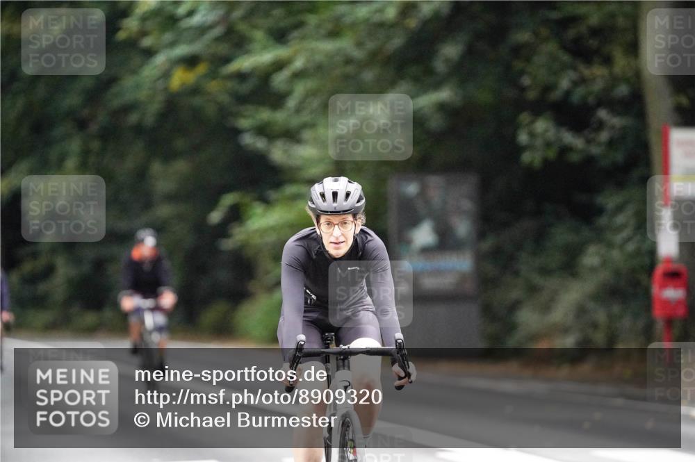 14.09.2025 - Stadtparktriathlon Michael Burmester http://msf.ph/oto/8909320 14.09.2025 10:03:34 Radfahren 534, 589, 611 meine-sportfotos.de