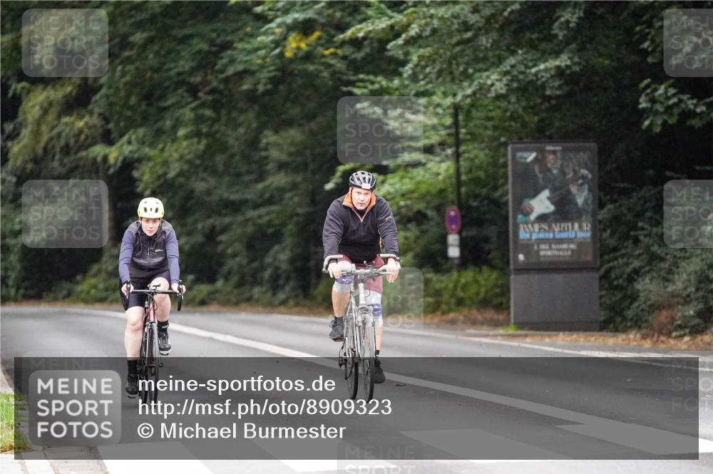 14.09.2025 - Stadtparktriathlon Michael Burmester http://msf.ph/oto/8909323 14.09.2025 10:03:35 Radfahren 534, 589, 611 meine-sportfotos.de