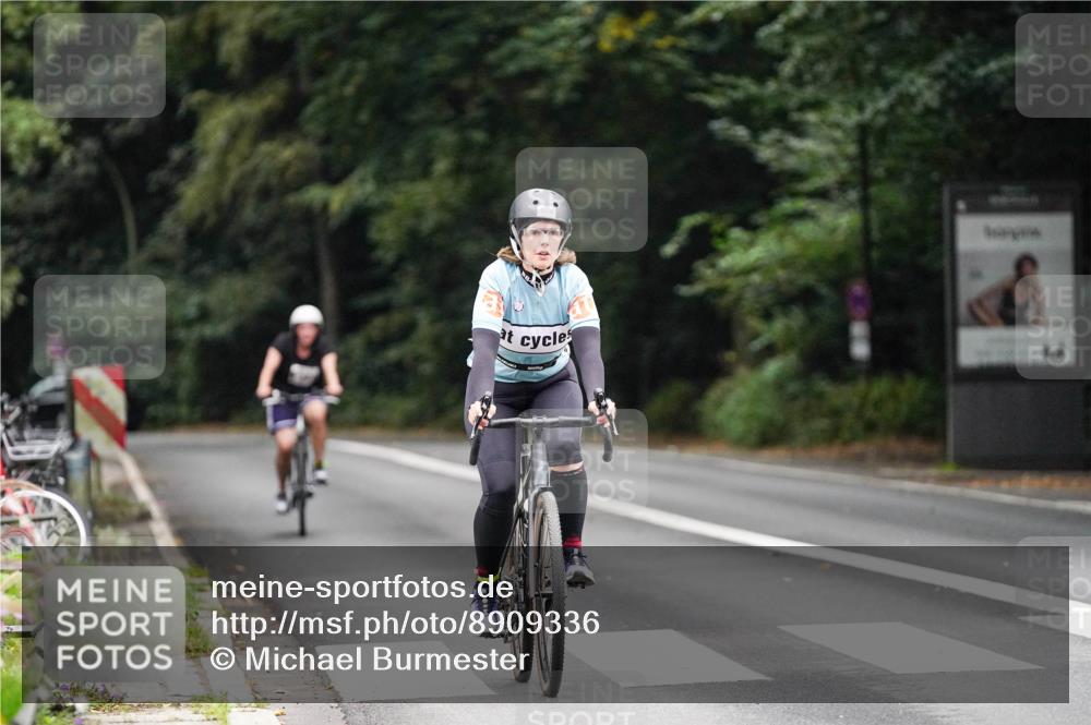 14.09.2025 - Stadtparktriathlon Michael Burmester http://msf.ph/oto/8909336 14.09.2025 10:04:08 Radfahren 511, 578 meine-sportfotos.de
