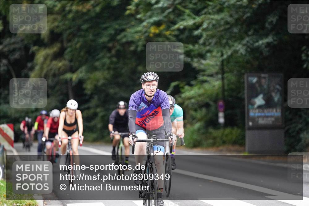 14.09.2025 - Stadtparktriathlon Michael Burmester http://msf.ph/oto/8909349 14.09.2025 10:04:45 Radfahren 521, 522, 531, 557, 566, 574, 619 meine-sportfotos.de