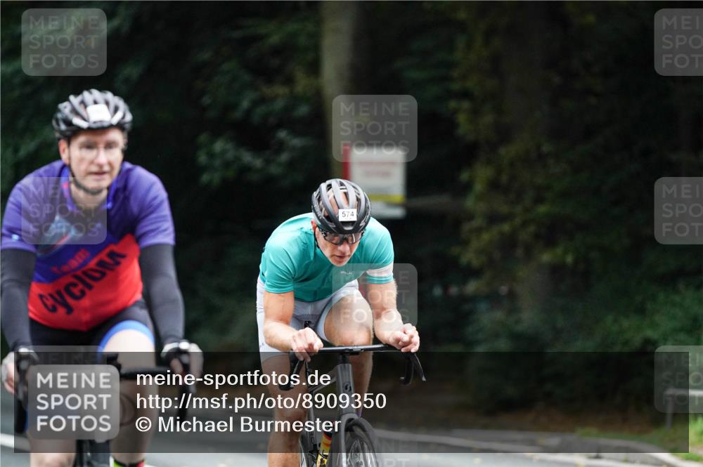 14.09.2025 - Stadtparktriathlon Michael Burmester http://msf.ph/oto/8909350 14.09.2025 10:04:46 Radfahren 521, 522, 531, 557, 566, 574, 619 meine-sportfotos.de