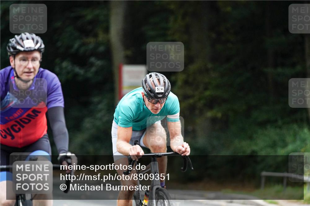 14.09.2025 - Stadtparktriathlon Michael Burmester http://msf.ph/oto/8909351 14.09.2025 10:04:46 Radfahren 521, 522, 531, 557, 566, 574, 619 meine-sportfotos.de
