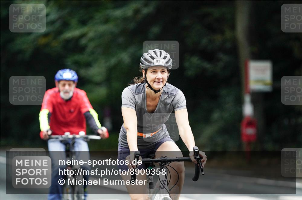 14.09.2025 - Stadtparktriathlon Michael Burmester http://msf.ph/oto/8909358 14.09.2025 10:04:51 Radfahren 521, 522, 531, 557, 566, 567, 574, 619 meine-sportfotos.de