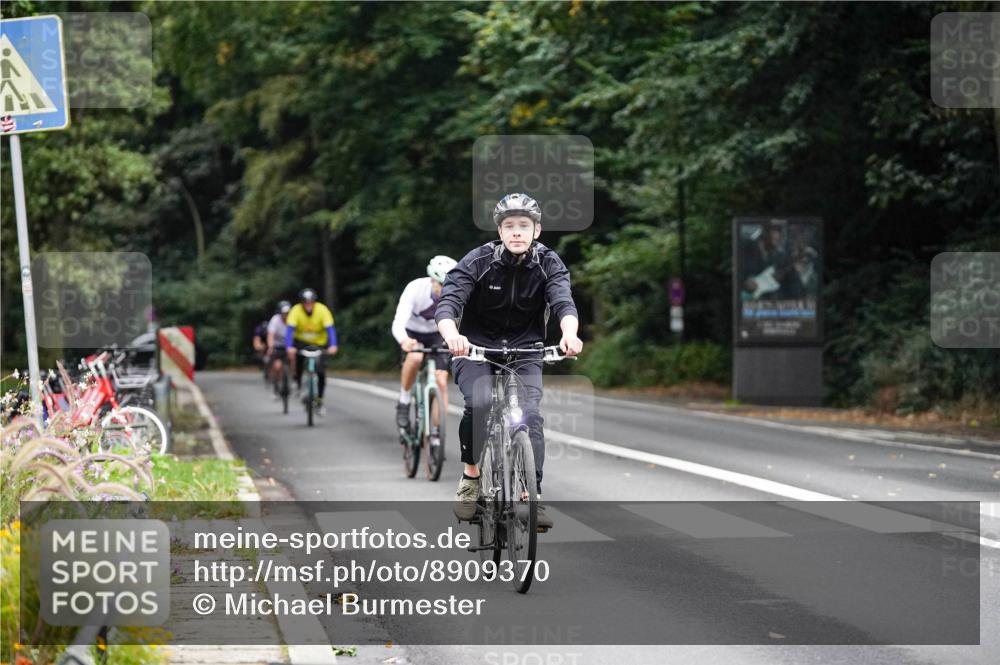 14.09.2025 - Stadtparktriathlon Michael Burmester http://msf.ph/oto/8909370 14.09.2025 10:05:16 Radfahren 549, 553, 562, 563, 586 meine-sportfotos.de