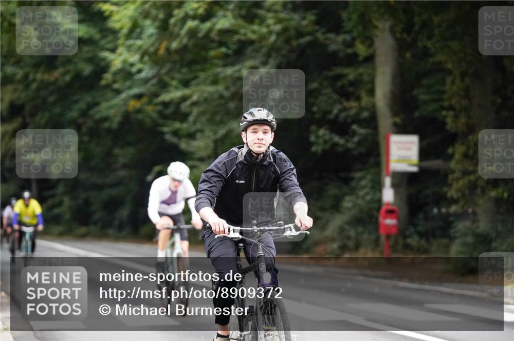14.09.2025 - Stadtparktriathlon Michael Burmester http://msf.ph/oto/8909372 14.09.2025 10:05:17 Radfahren 549, 553, 562, 563, 586 meine-sportfotos.de